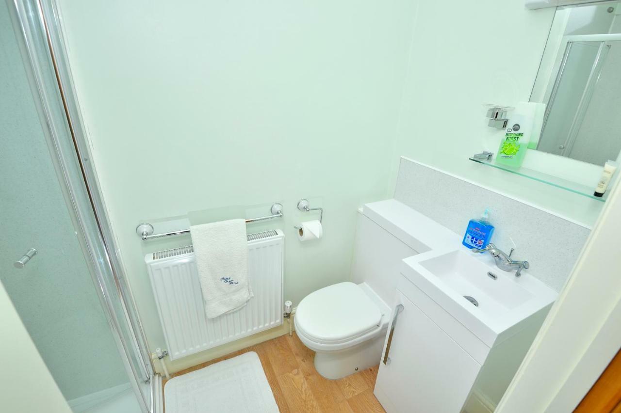 Home From Home Guesthouse Леистон Экстерьер фото
