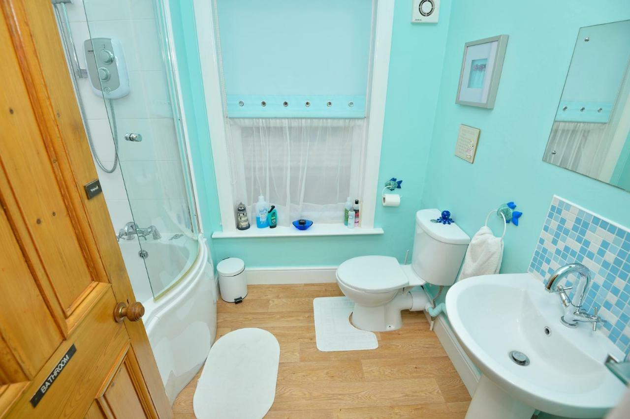 Home From Home Guesthouse Леистон Экстерьер фото